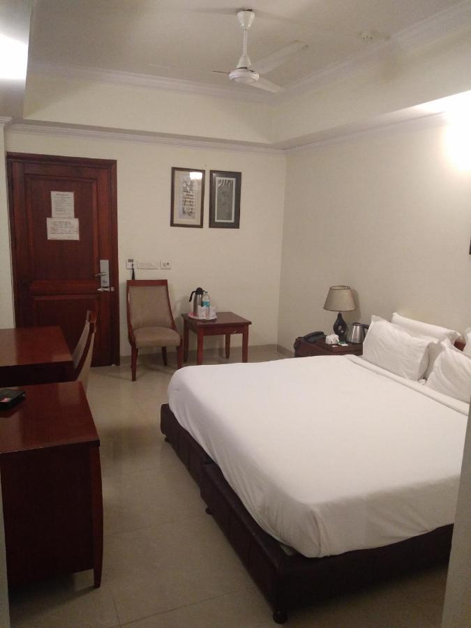 גאזיאבאד Hotel Bluestone מראה חיצוני תמונה