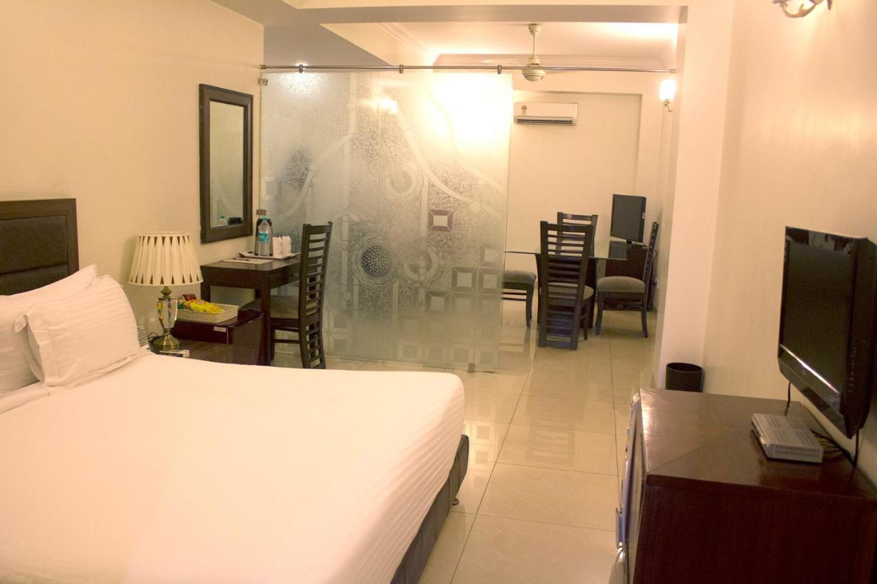 גאזיאבאד Hotel Bluestone מראה חיצוני תמונה